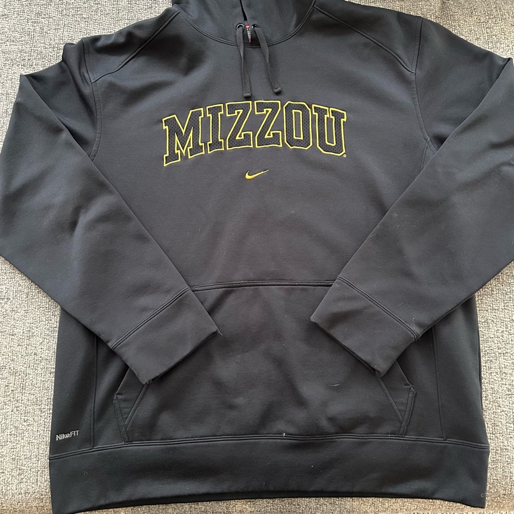 Nike FIT Therma MIZZOU hoodie.
